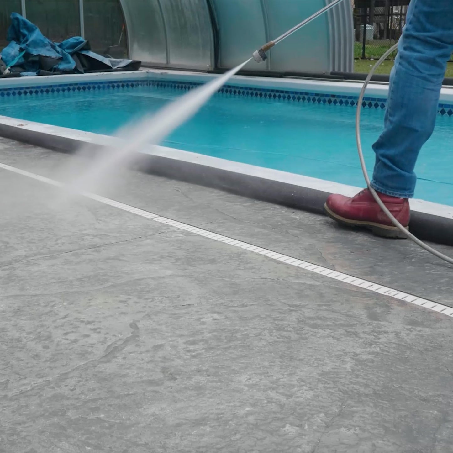 Quick Dam Water Activated 5ft Flood Barrier, Reusable Water Absorbers for Diverting Water, Protects from Rain, Spills, Leaks, Floods & More, - Pack of 16