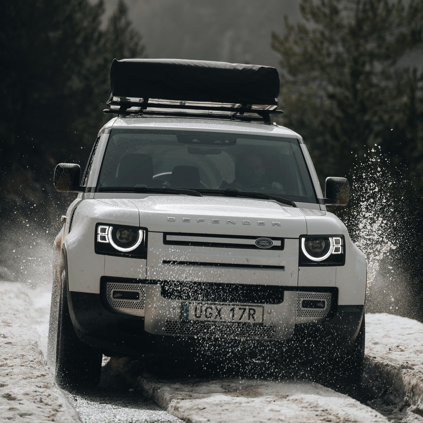 Thule Approach M - Slate - Soft Shell Rooftop Tent - 3 Person Tent - Luxurious Dual-Density Memory Foam Mattress Included - Large Panoramic Windows with Breathable mesh - Lockable mounting Brackets