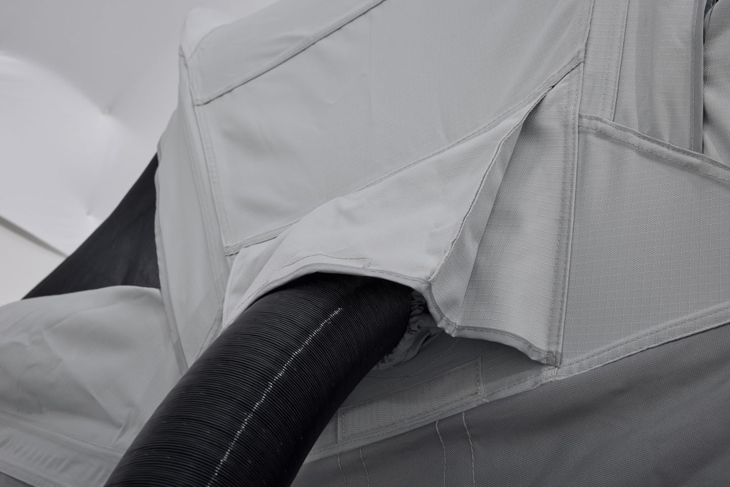 Thule Approach 2 Large, 3-4 Person Rooftop Tent, Includes Memory Foam Mattress, Large Windows and Breathable mesh Panels