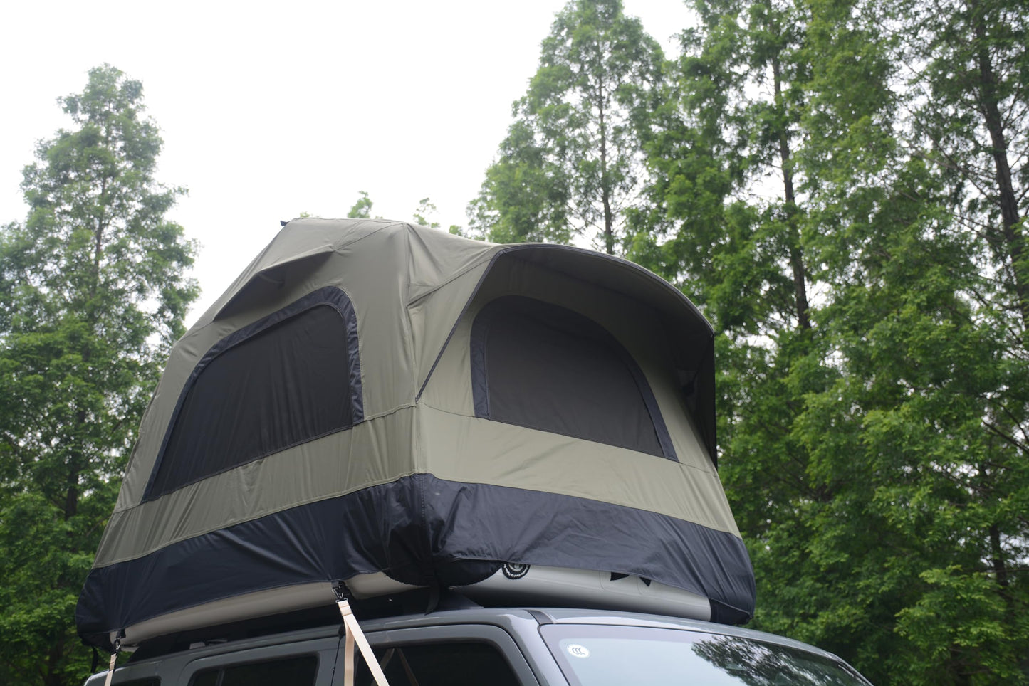 GDFStudio Inflatable Roof Top Tent for Car SUV Truck, 2 Person Rooftop Camping Tent with Air Beam Structure, Panoramic Skylight, Telescoping Ladder & Quick Setup, Waterproof Travel Tent, Green