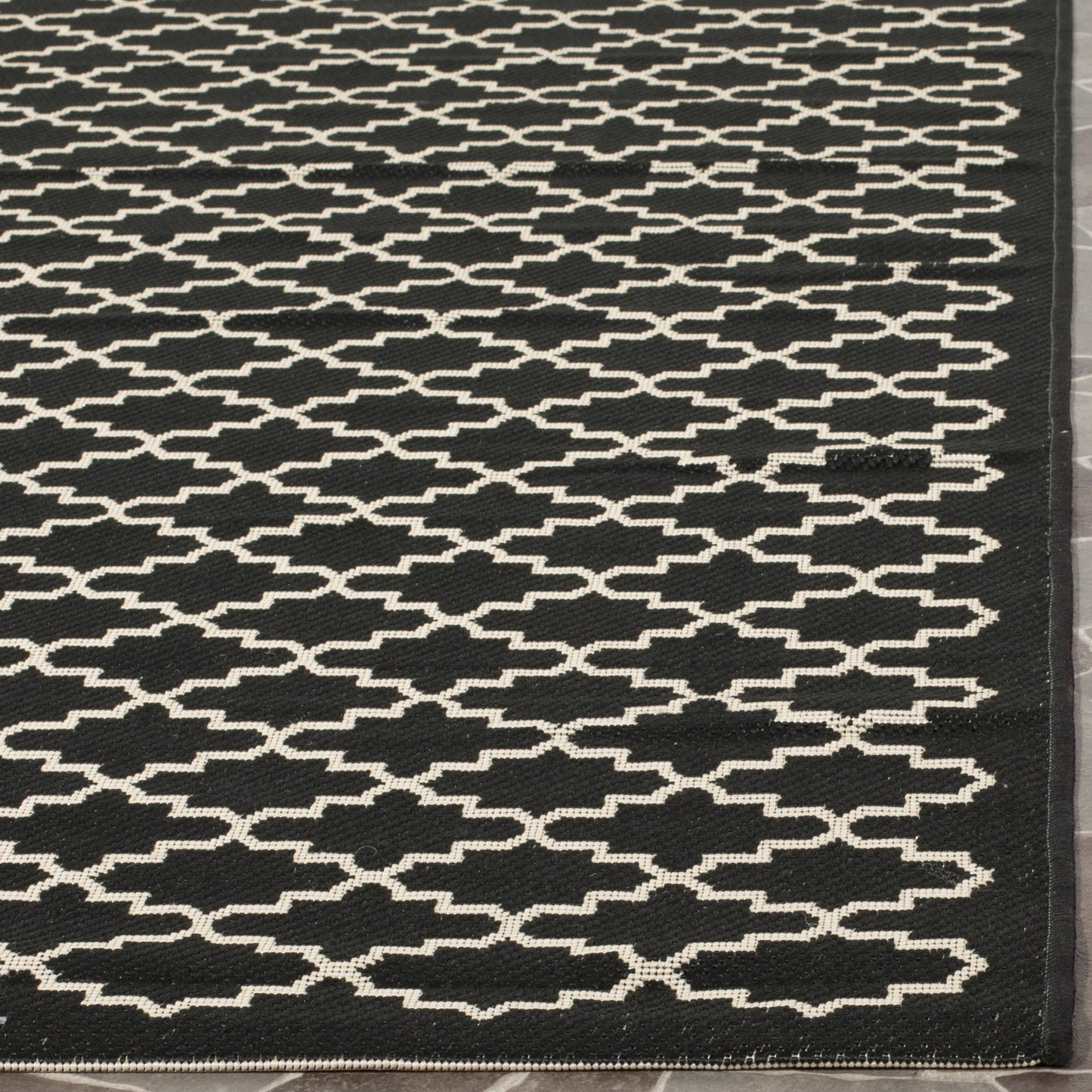 SAFAVIEH Washable Rug Outdoor Courtyard Collection - 7'10" Square, Black & Beige, Non-Shedding & Easy Cleaning, Ideal for Patio, Backyard, Mudroom (CY6919-226)