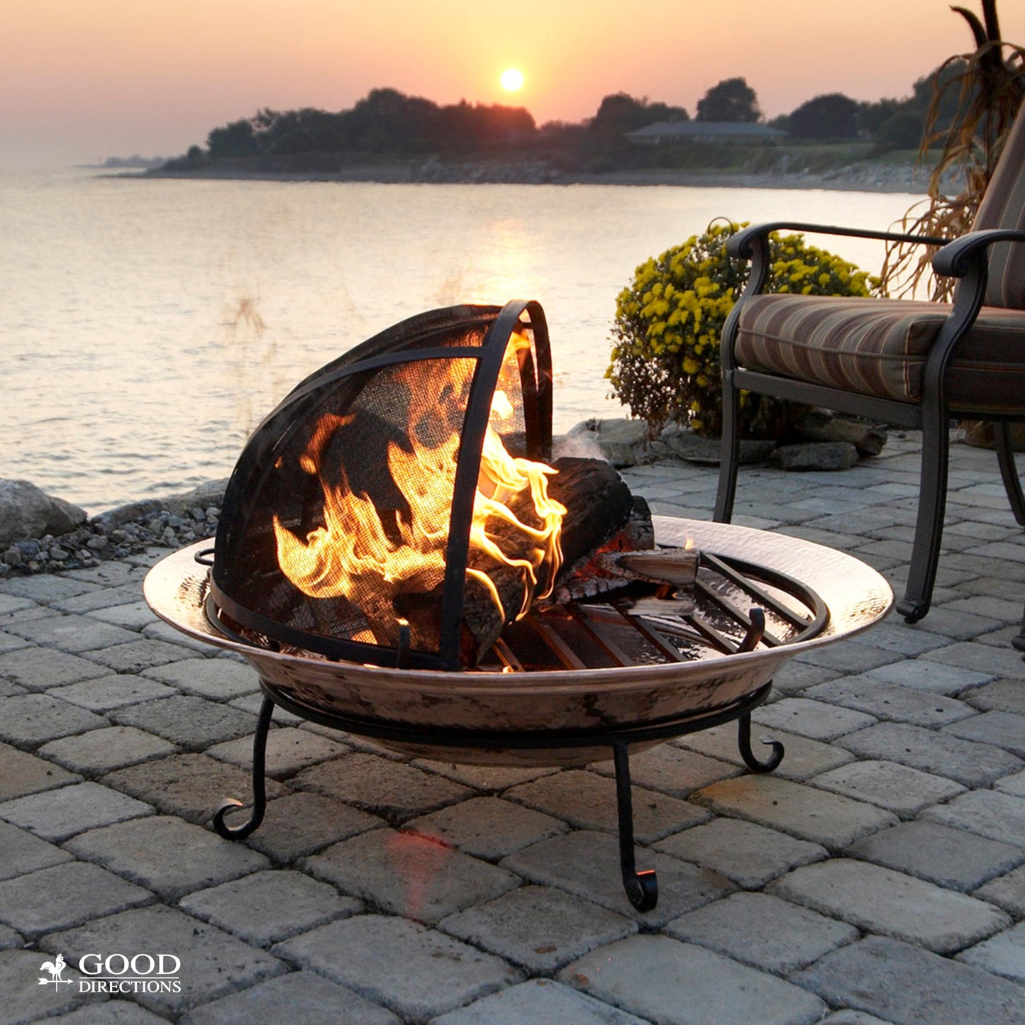 Good Directions 36" Fire Pit Spark Screen with Lifter Tool, Heavy Duty, Hinged for Easy Access