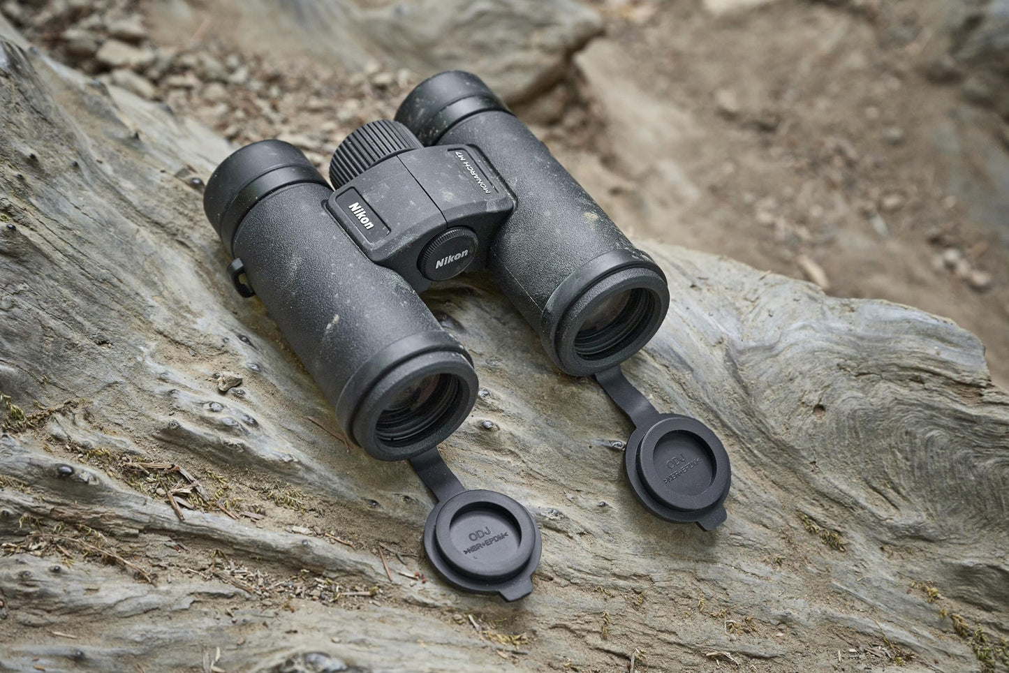 Monarch M7 8x30 (16763) Black Binoculars Bundle with Lens Pen and Cleaning Cloth, Compact Binoculars for Adults for Hunting, Bird Watching, and Hiking Essentials, Zoom Lightweight Travel